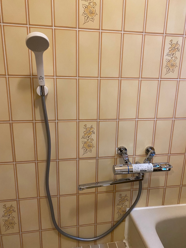高槻市K様邸お風呂の水栓とシャワーを交換