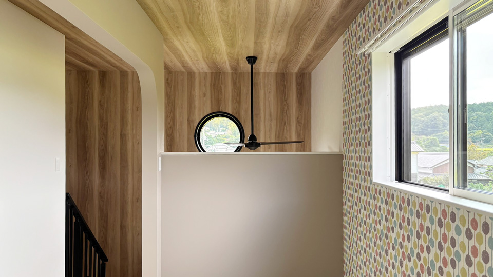 高槻市和モダンな注文住宅：吹き抜け部分施工事例