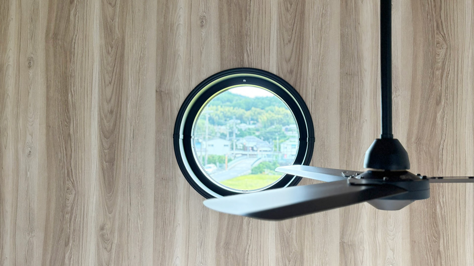 高槻市和モダンな注文住宅：吹き抜け部分施工事例